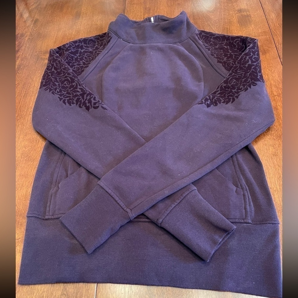 LULULEMON floral flock pullover